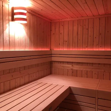 Grosszuegiges Reetdachhaus An Der Nordsee
